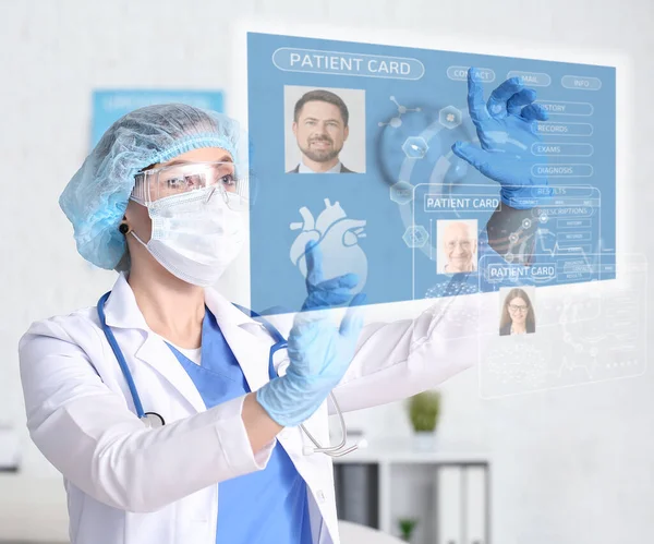 Doctor Choosing Electronic Card Patient Clinic Innovative Technologies Medicine — Stock Photo, Image