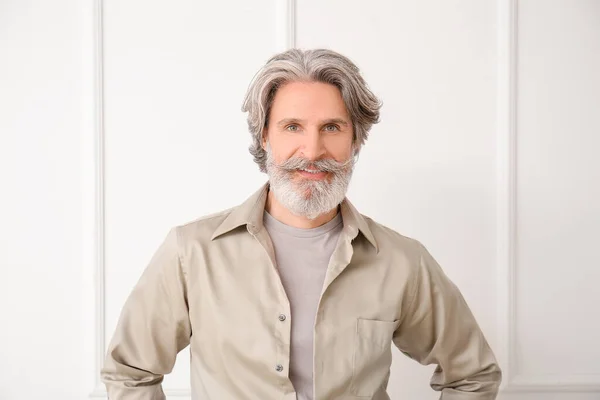 Mature Man Grey Hair Light Background — Stock Photo, Image