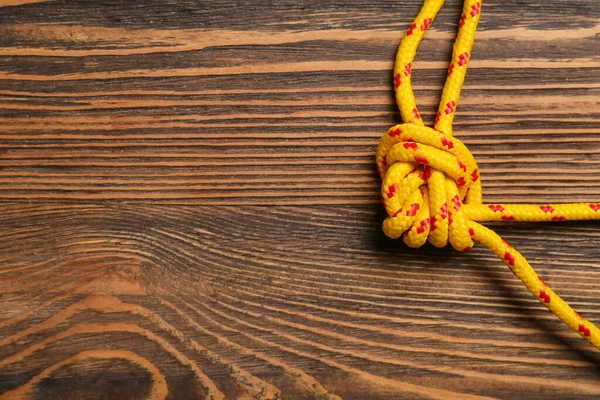 Rope Knot Wooden Background — Stock Photo, Image