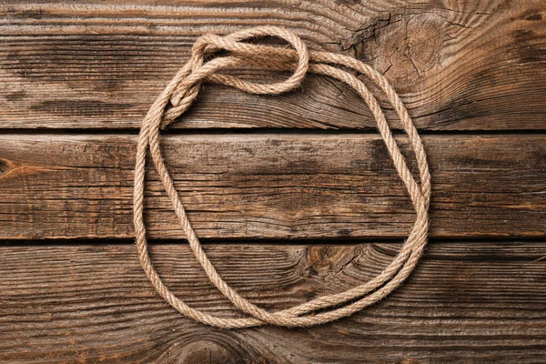 木製の背景にロープで作られたフレーム — ストック写真