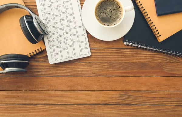 Computer Keyboard Cup Coffee Gadgets Wooden Background — Stock Photo, Image