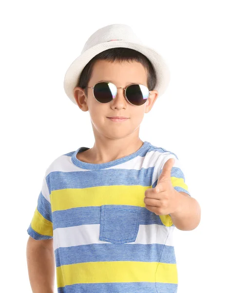 Beyaz Arka Planda Şık Güneş Gözlüğü Takan Sevimli Çocuk — Stok fotoğraf