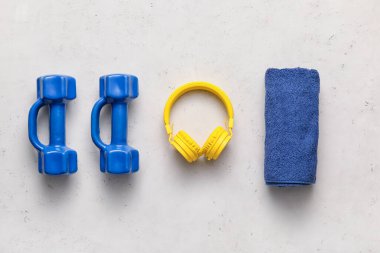 Hafif arkaplanda spor ekipmanları