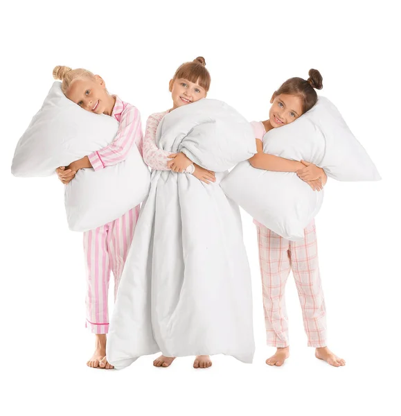 Niñas Emocionales Con Almohadas Manta Sobre Fondo Blanco — Foto de Stock