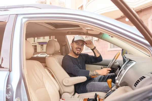 Schöner Mann Modernen Auto — Stockfoto