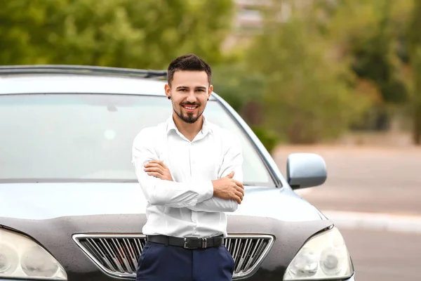 Beau Homme Près Voiture Moderne — Photo