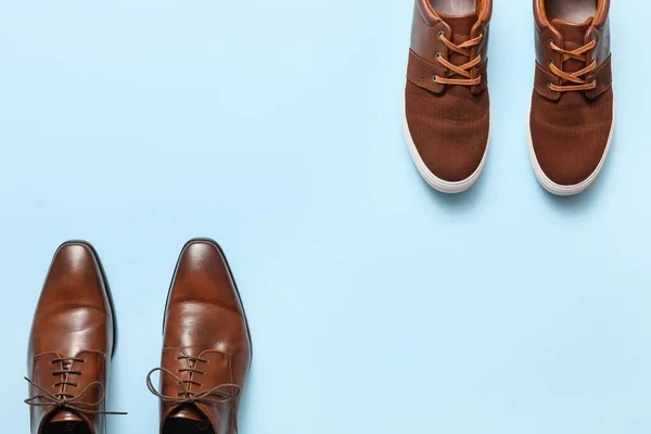Zapatos Masculinos Diferentes Sobre Fondo Color — Foto de Stock