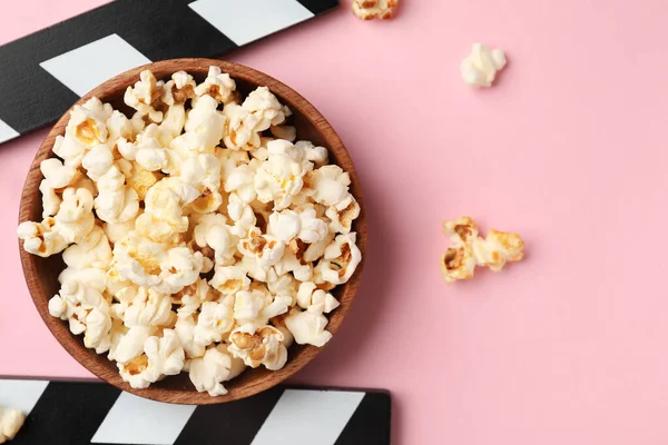 Bowl Popcorn Clapperboard Color Background — Stock Photo, Image