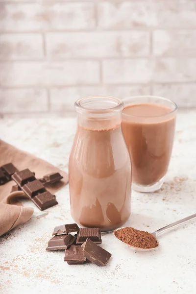 Bottiglia Latte Aromatico Cioccolato Tavola — Foto Stock