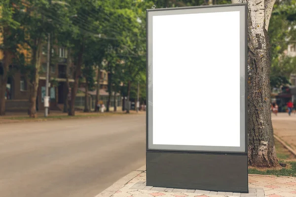 城市街道上的空白广告牌 — 图库照片