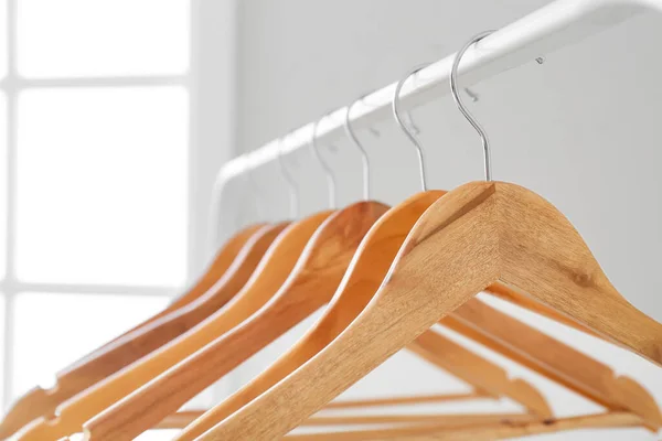 Rack Met Kleerhangers Kamer Close — Stockfoto