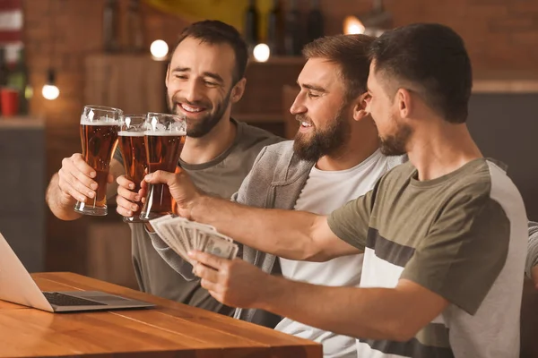 Happy Men Winning Sports Bets Pub — Stock Photo, Image