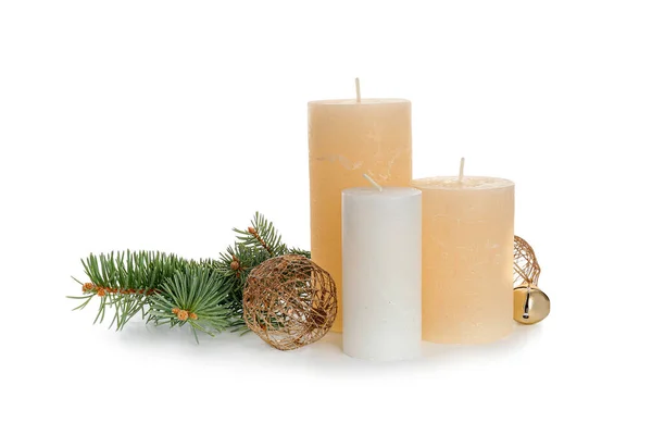 Prachtige Kerstcompositie Met Aromakaarsen Witte Achtergrond — Stockfoto