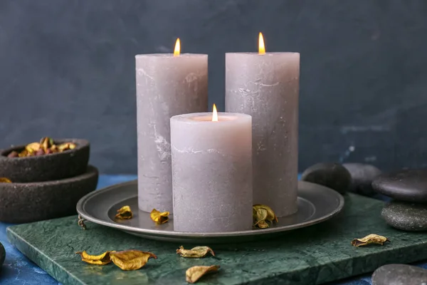 Prachtige Aroma Kaarsen Met Spa Stenen Tafel — Stockfoto