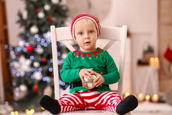 Bebé Bonito Com Traje Duende Casa Véspera Natal — Fotografia de Stock