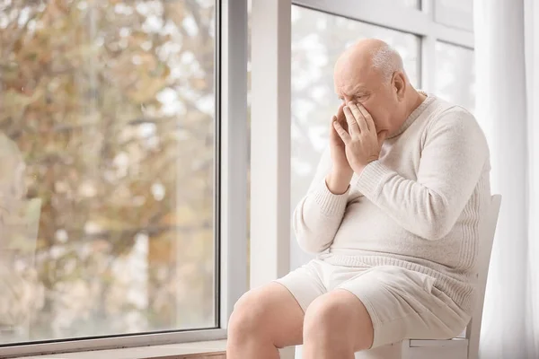 Sad Senior Man Window Clinic Prostate Cancer Awareness Concept — Stock Photo, Image