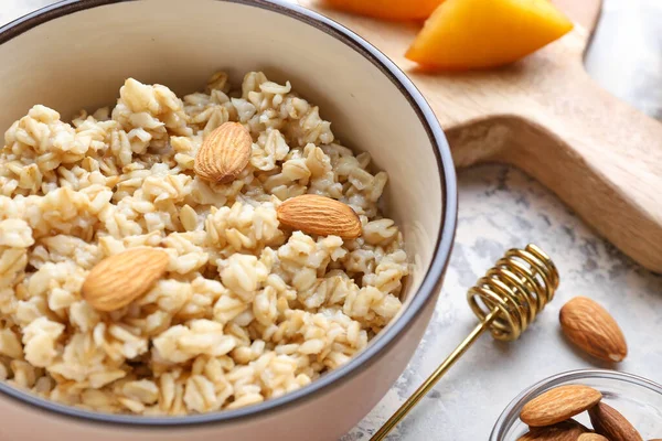 Bowl Tasty Sweet Oatmeal Closeup — Stock Photo, Image