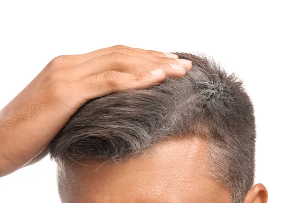Mann Mit Grauen Haaren Auf Weißem Hintergrund Nahaufnahme — Stockfoto