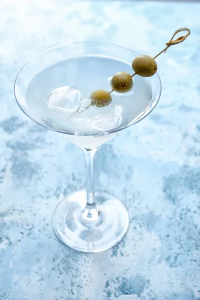 Szklanka Świeżego Martini Tle Koloru — Zdjęcie stockowe