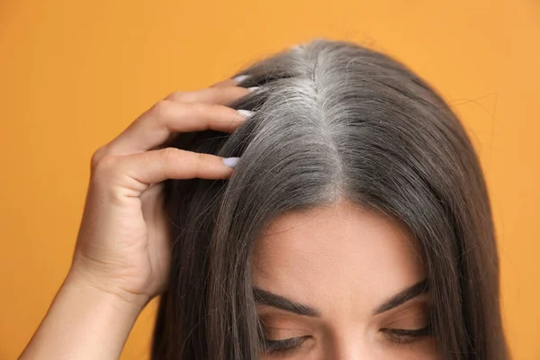 Stressed Woman Graying Hair Color Background Closeup — Stockfoto