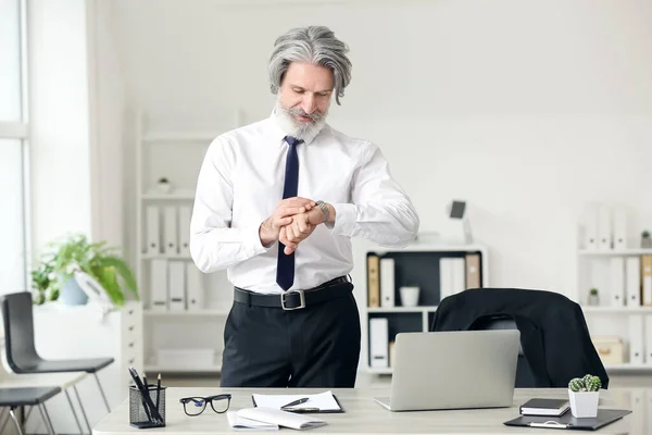 Senior Businessman Working Office — Stock Photo, Image