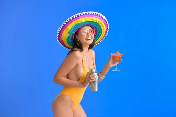 Belle Jeune Femme Maillot Bain Chapeau Sombrero Avec Cocktail Sur — Photo