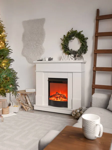 Chimenea Hermosa Sala Estar Decorada Para Navidad — Foto de Stock