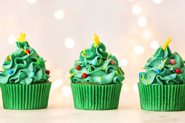 Tasty Christmas Cupcakes Table — Stock Photo, Image