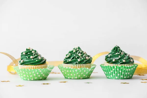 Tasty Christmas Cupcakes Light Background — Stock Photo, Image