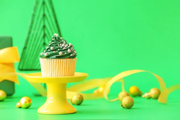 Cupcake Natal Saboroso Decoração Fundo Cor — Fotografia de Stock