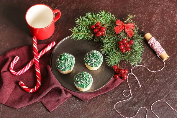 Plate Tasty Christmas Cupcakes Table — Stock Photo, Image