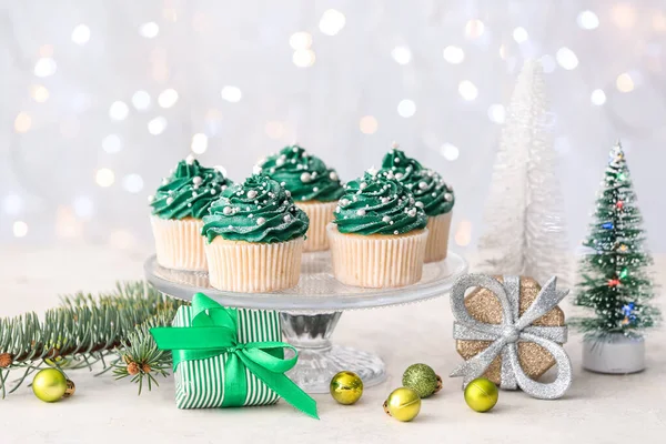 Tasty Christmas Cupcakes Decor Table — Stock Photo, Image