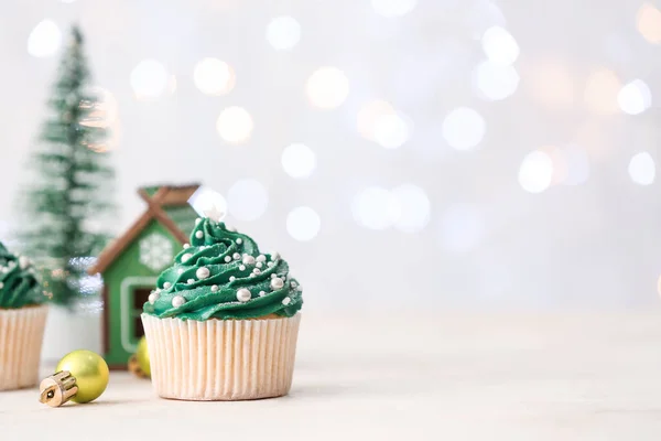 Tasty Christmas Cupcakes Table — Stock Photo, Image