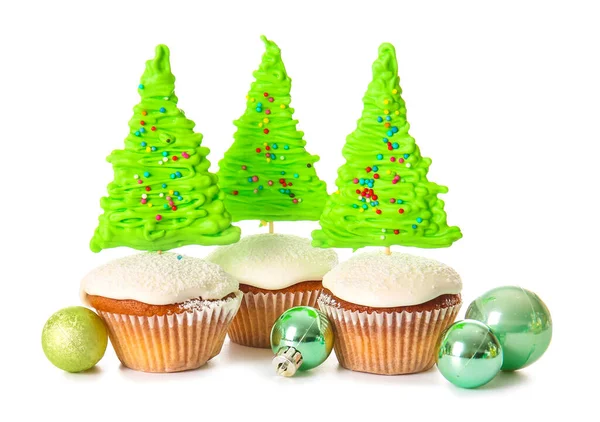 Sabrosos Cupcakes Navidad Sobre Fondo Blanco — Foto de Stock