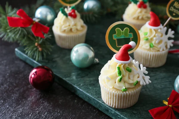 Board Tasty Christmas Cupcakes Closeup — Stock Photo, Image