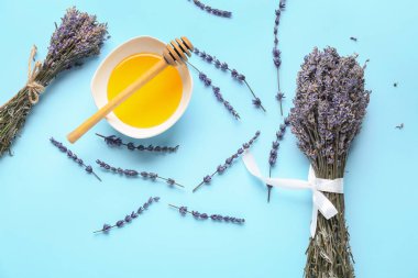 Renkli ballı lavanta buketleri