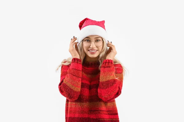 Mooie Jonge Vrouw Santa Hoed Bril Witte Achtergrond — Stockfoto