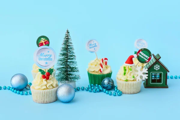 Composition Tasty Christmas Cupcakes Decor Color Background — Stock Photo, Image