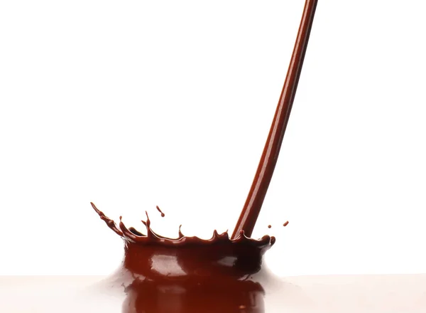 Cokelat Panas Dengan Percikan Pada Latar Belakang Putih — Stok Foto