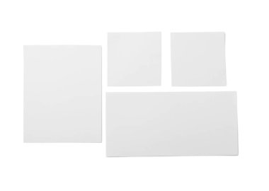 Beyaz arkaplanda boş kağıt kağıtlar