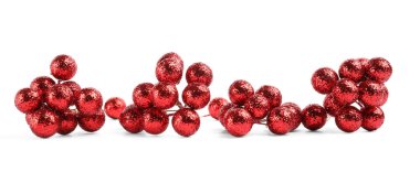 Beyaz arka planda dekoratif meyveler