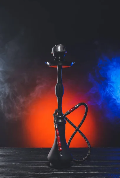 Hookah Com Fumaça Fundo Escuro — Fotografia de Stock