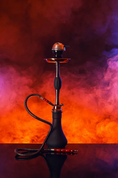 Hookah Com Fumaça Fundo Escuro — Fotografia de Stock