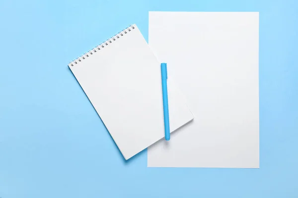 Blanco Vel Papier Notitieboekje Pen Kleur Achtergrond — Stockfoto