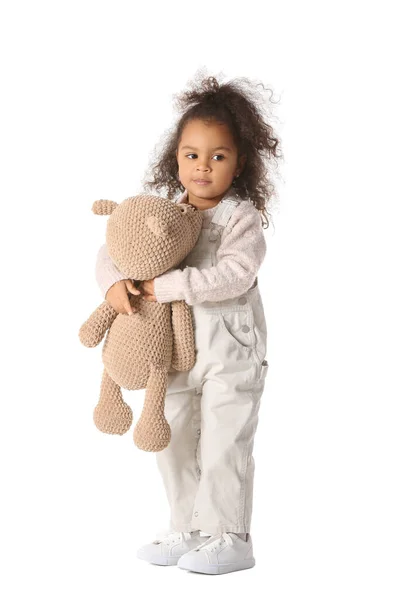 Nettes Afroamerikanisches Mädchen Mit Teddybär Auf Weißem Hintergrund — Stockfoto