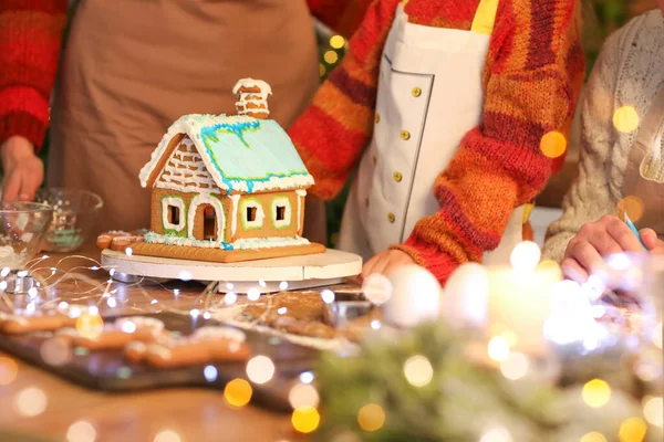 Family Making Tasty Gingerbread House Kitchen Christmas Eve — Stock Photo, Image