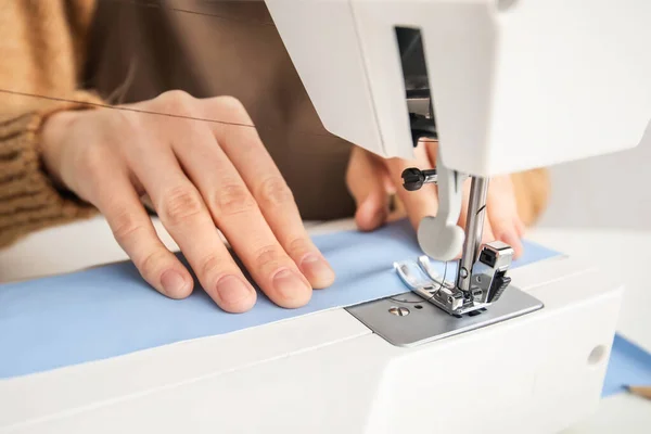 Female Tailor Making Protective Masks Workshop — Stock Photo, Image