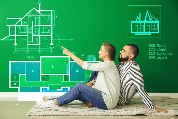 Pareja Feliz Pensando Diseño Nueva Casa — Foto de Stock