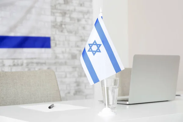 Glass Water Flag Israel Table Embassy Office — Stock Photo, Image