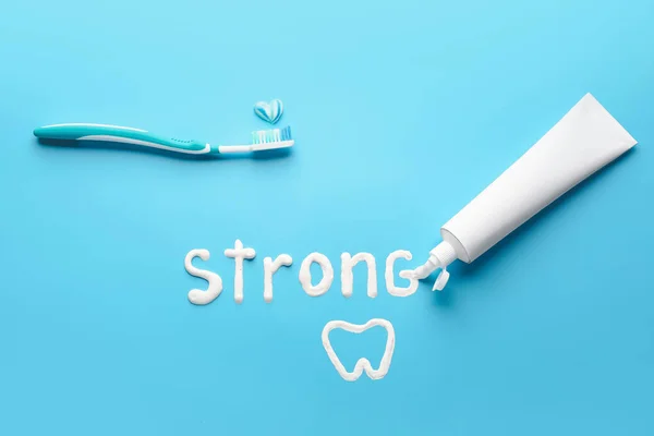 Diş Fırçası Yapıştırma Kelime Strong Renk Arkaplanı — Stok fotoğraf